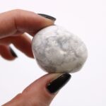 Bag of 6 Large African Tumble Stones - White Howlite - Magnesite - immagine 2