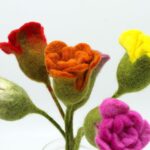 6x Felt Flowers - Roses (assorted colours) - immagine 2