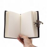 Leather Printed Notebook – Never Give Up On Your Dreams -  17.8×12.7 cm - immagine 2