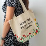 Agnes + Cat Wildflower Garden Tote Bag - Red Flowers - immagine 4