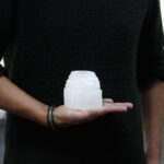 Selenite Mountain Top Candle Holder - 8 cm - immagine 5