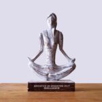 Wooden Yoga Lady - Whitewash - Easy Pose - "Breathe in Breathe out Brilliance" - immagine 2