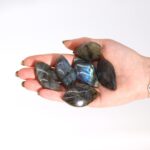 Madagascar Labradorite Leaf Stones (approx 13-20gms 40-50mm) - immagine 2