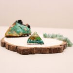 Sm Orgonite Pyramid 25mm Gemchips and Copper - immagine 6