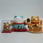 Mini Solar Powered Money Cat in Box - White - immagine 2