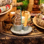 Palo Santo Stick & Smudge Holder - Lotus Flower - Blue - immagine 10