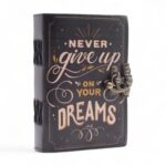 Leather Printed Notebook – Never Give Up On Your Dreams -  17.8×12.7 cm - immagine 4