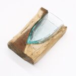 Molton Glass V-shaped Art Vase on Wood - immagine 3