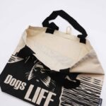 Nomad Sari Iconic Classic Tote Bag - It's a Dogs Life - White 10oz - immagine 4