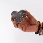 Large Calsite Hearts (approx 6.5-8.5cm) - immagine 3