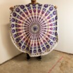 Small Mandala Roundie Cotton Art (130cm) - Peacock Purples - immagine 2