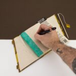 Lokta Bold Floral Bamboo Lock Notebook – Medium (15x12cm) – 45 Leaves – Mustard Brown - immagine 3