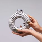 Round Donut Shaped Vase - Cream 18cm - immagine 3