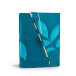 Lokta Bold Floral Bamboo Lock Notebook – Medium (15x12cm) – 45 Leaves – Midnight Blue - immagine 4