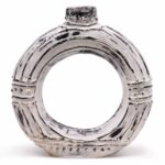 Round Donut Shaped Vase - Cream 30cm - immagine 3