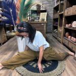 Yoga and Festival Pants - Thai Fisherman  Mandala Mantra on Orange - immagine 4