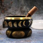 Lrg Moon Phase Singing Bowl Set- Black 14cm - immagine 2