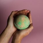 Hawaiian Mango Bath Bomb - 180g - immagine 3