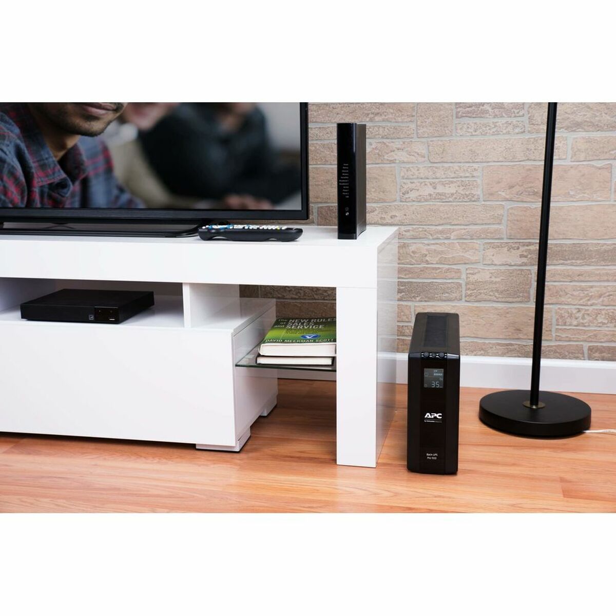 0731304346944_R71 Gruppo di Continuit? Interattivo UPS APC BR900MI - immagine 1