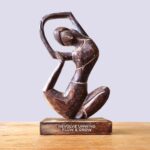 Wooden Yoga Lady - Antique - Revolved Pose - "Revolve Unwind - Flow & Grow" - immagine 2