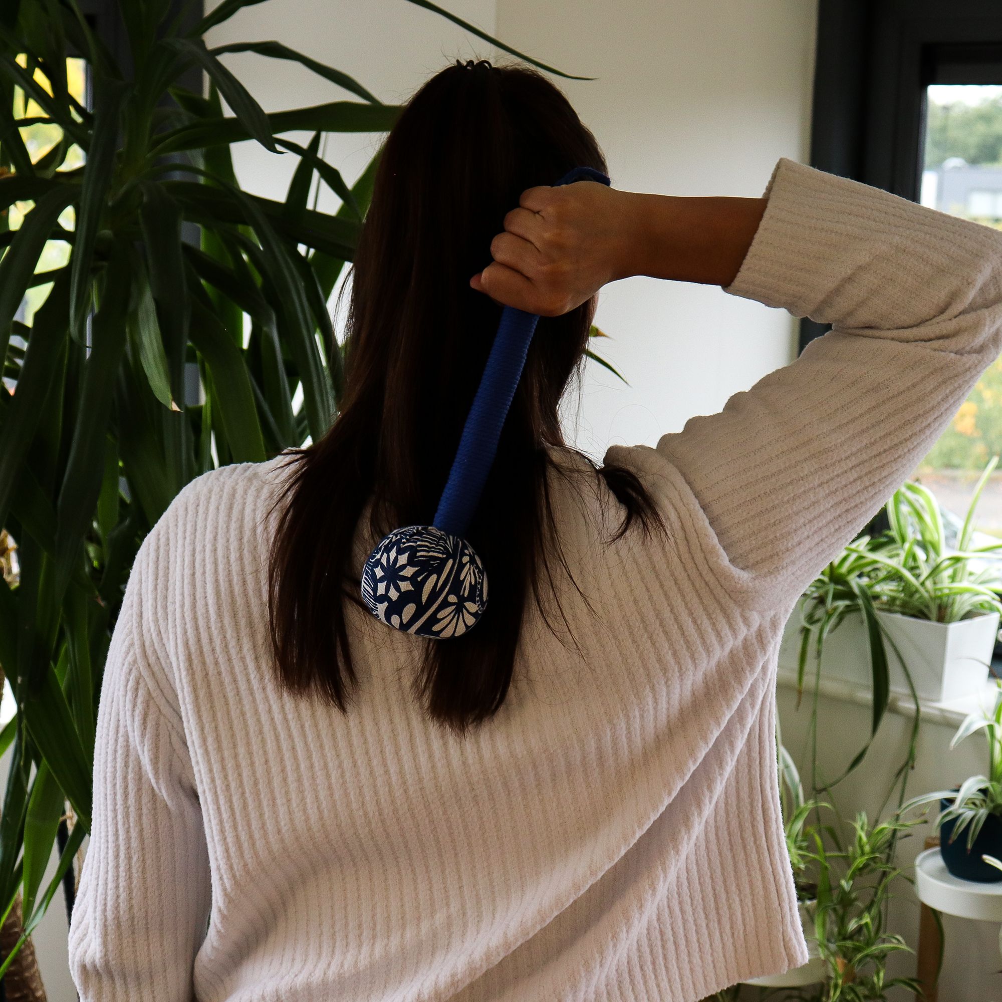 bG9jYWw6Ly9tZWRpYS85TS80RC82MFIzMEMxSjY0Uks0RDlNLzUwYjg1MjVkLmpwZw.jpg Wormwood Massage Hammer - Blue - immagine 1