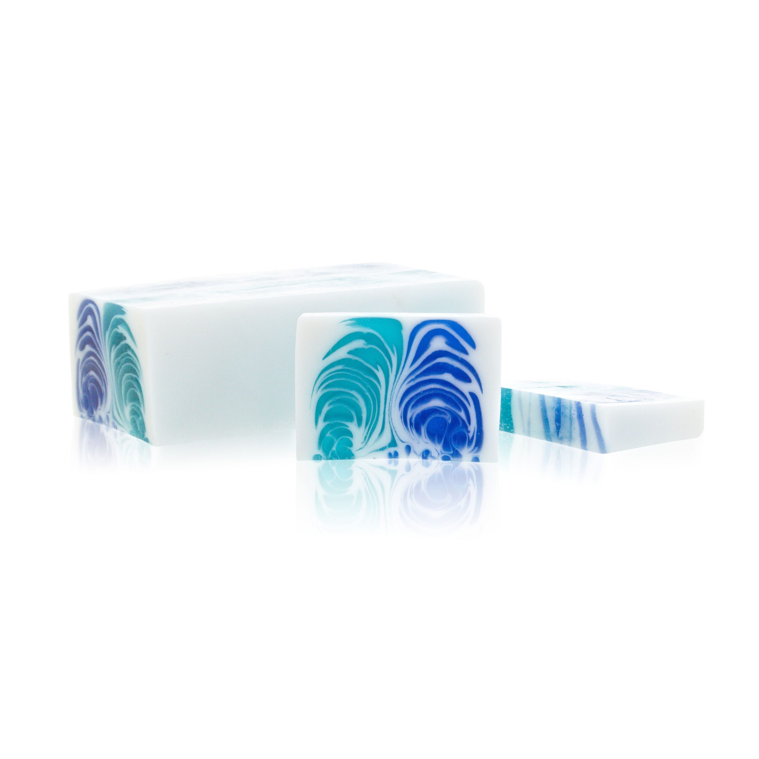 bG9jYWw6Ly9tZWRpYS9ISC9DRC82MFIzMEMxRzZNV0tDREhILzMxODZhMDY0LmpwZWc.jpg Handcrafted Soap Loaf 1.2Kg - Marine Fresh - immagine 1