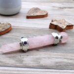 Hexagonal Crystal Healing Wand - 12cm - Rose Quartz - immagine 4