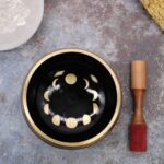 Lrg Moon Phase Singing Bowl Set- Black 14cm - immagine 5